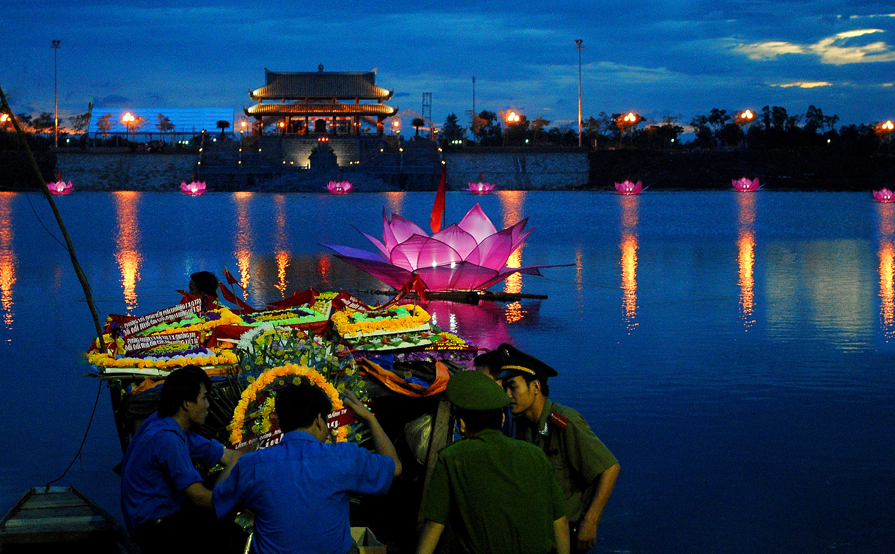 Hoa sông Thạch Hãn
