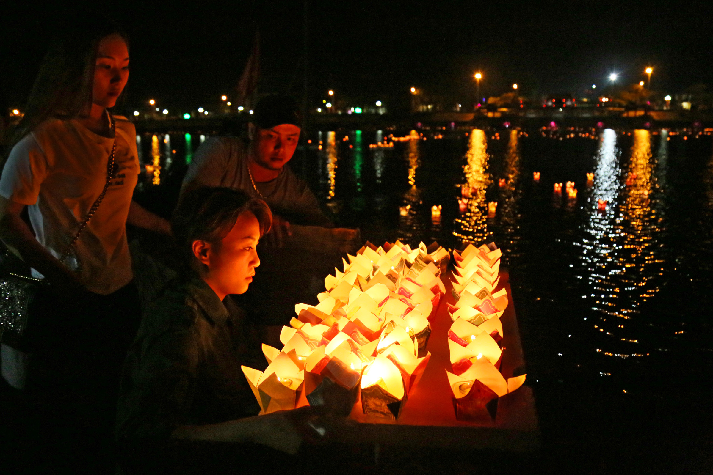 Dòng sông hoa lửa