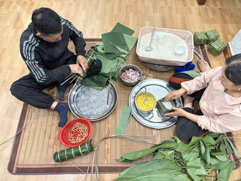 Ngoái lại Tết cũ