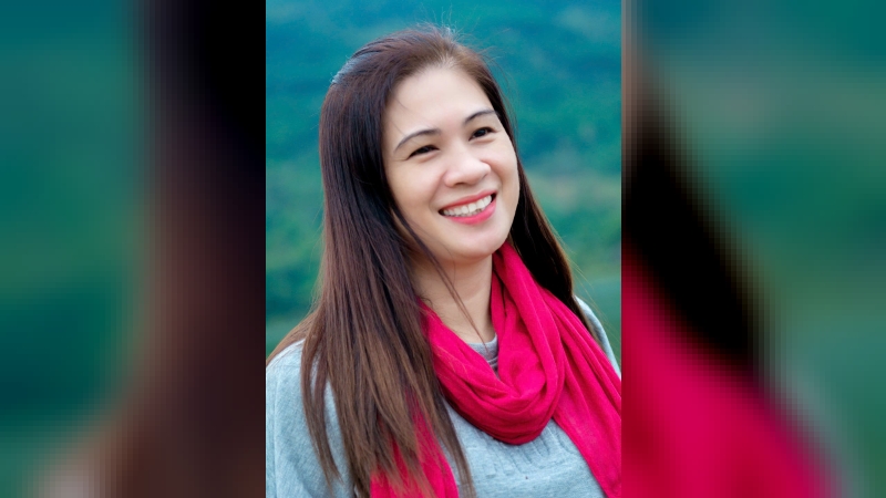 Bão đi qua cửa