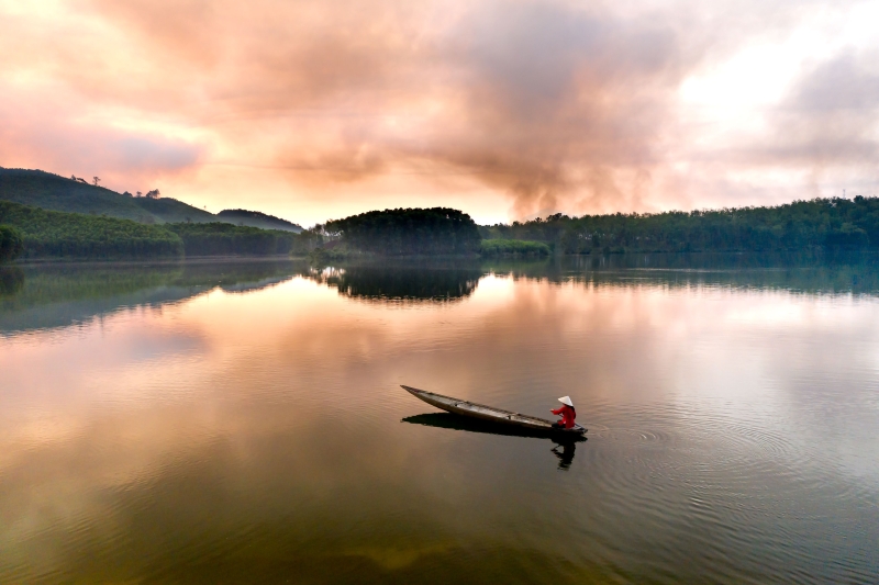 Mai ta về