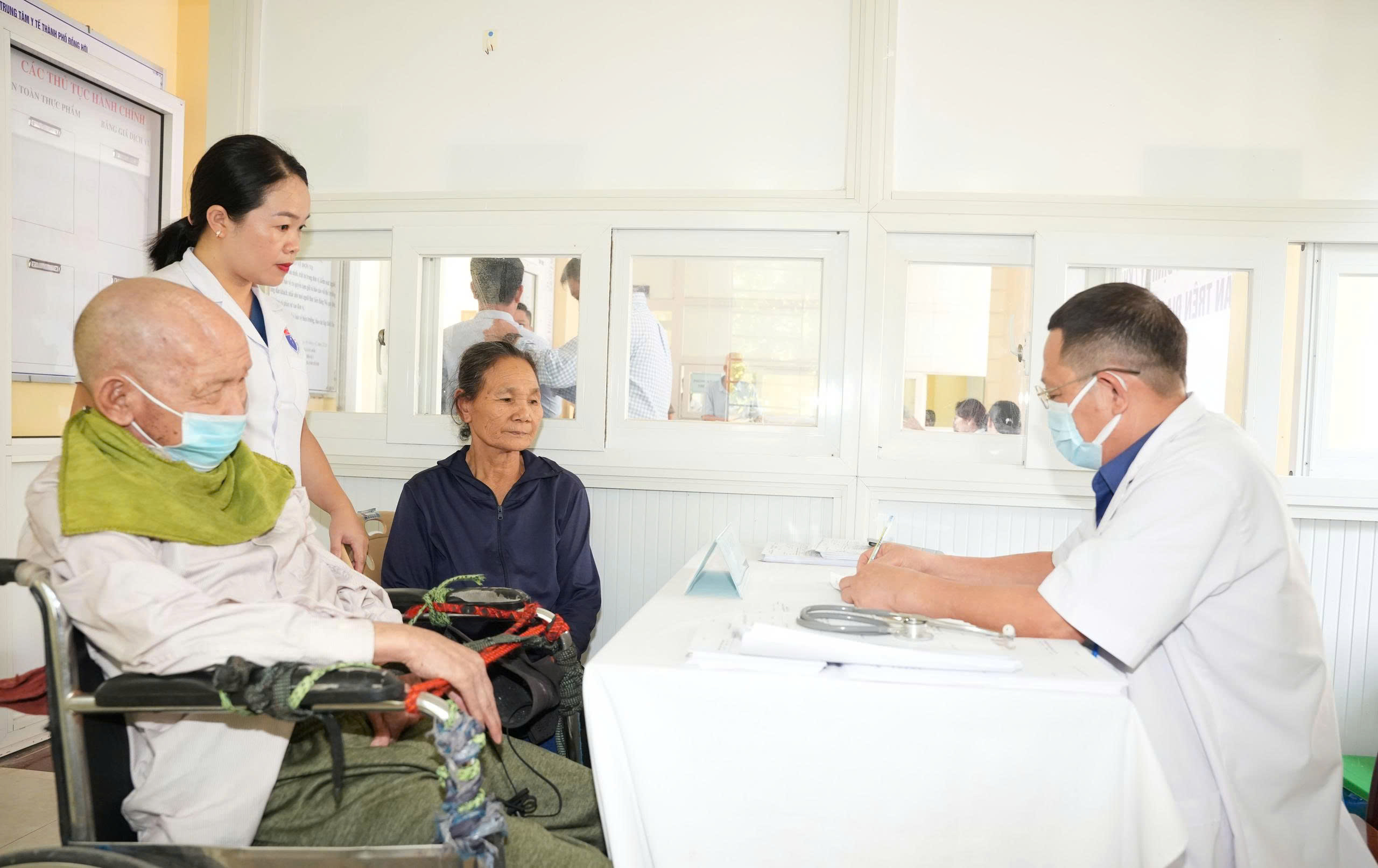 Triển khai khám sức khỏe định kỳ cho người có công và người khuyết tật trên địa bàn tỉnh - Ảnh: Sở Y tế