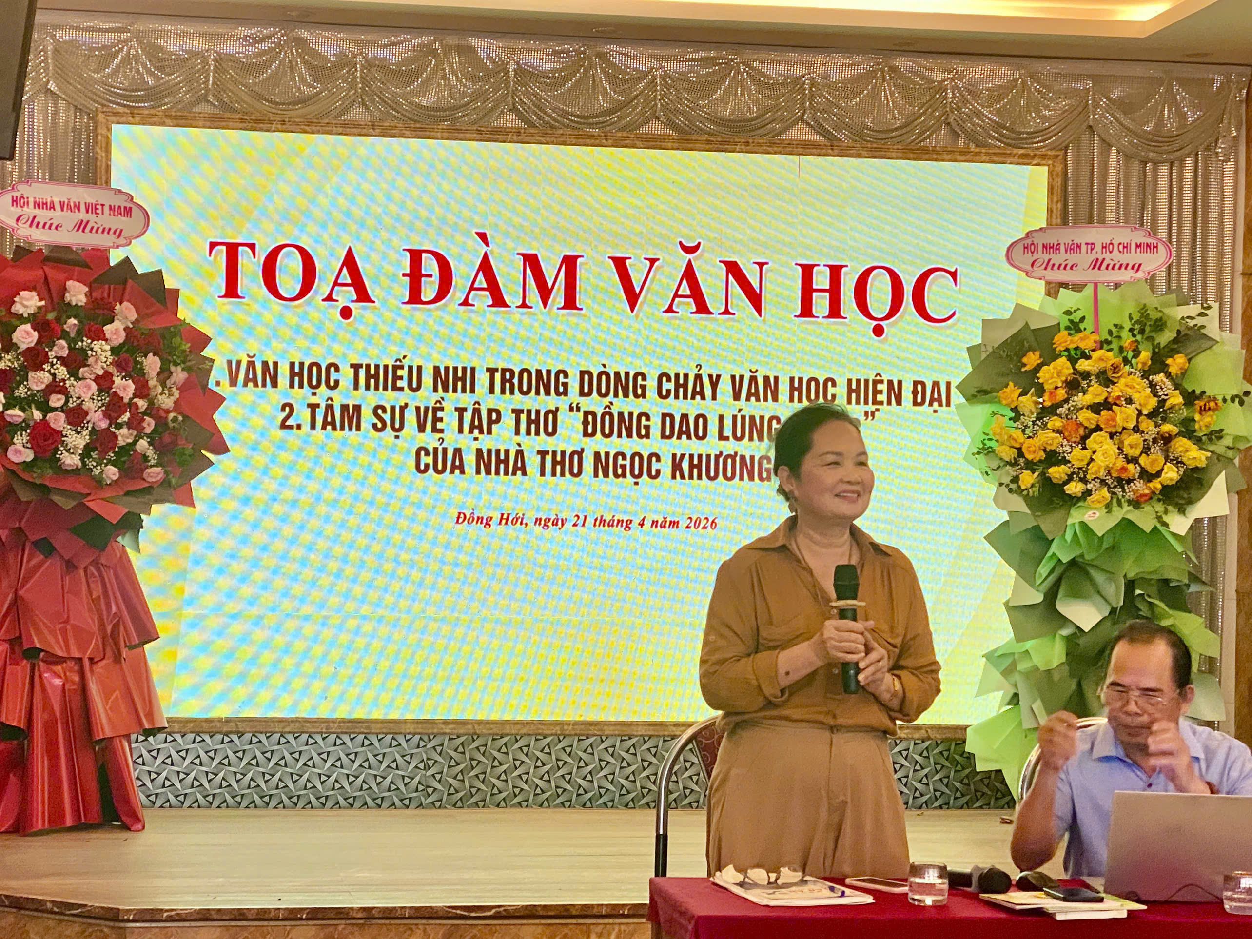 Ảnh: Nhà văn Bích Ngân, Chủ tịch Hội Nhà văn TP.HCM, Uỷ viên BCH Hội Nhà văn Việt Nam 
