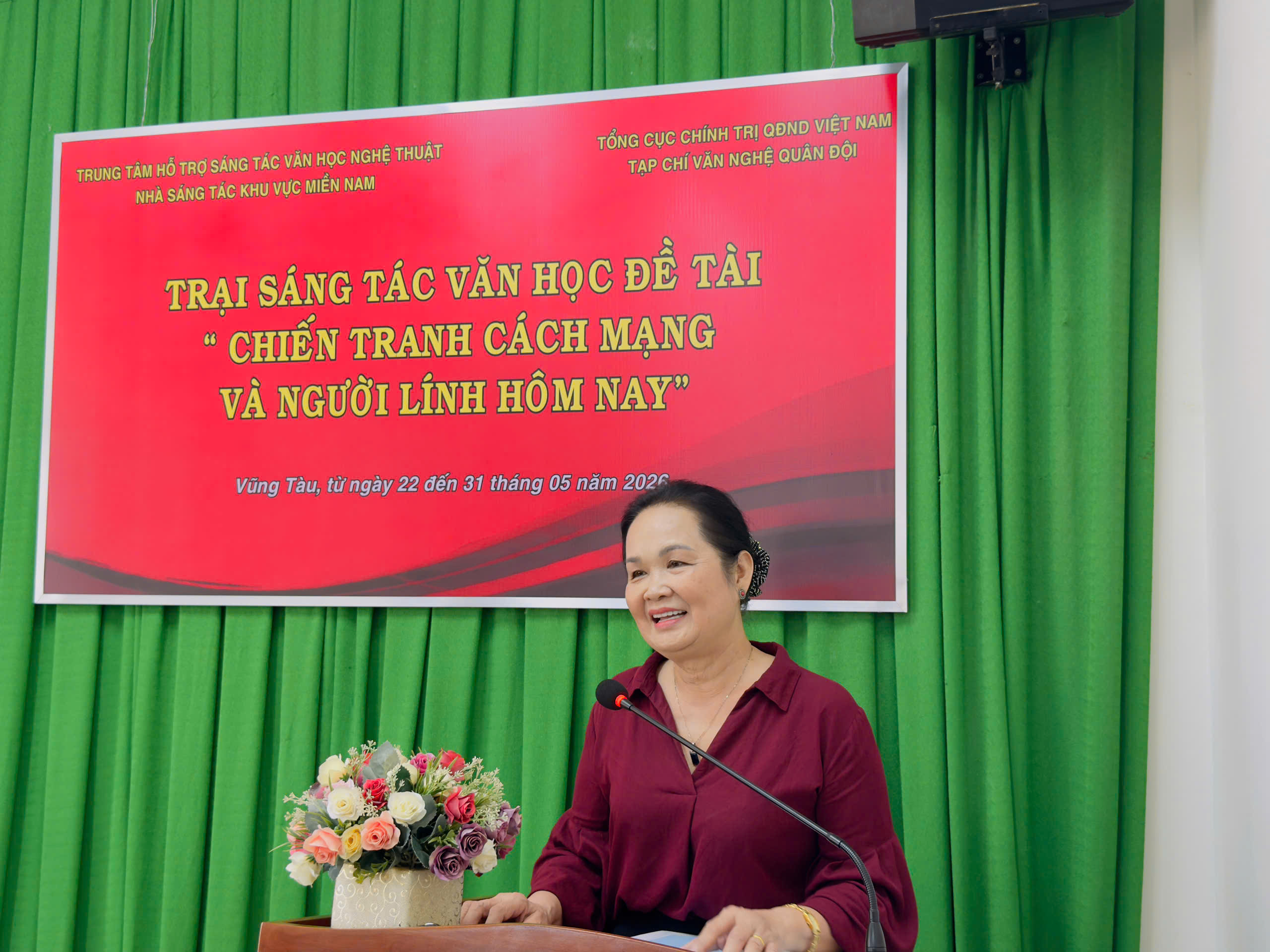 Ảnh: Nhà văn Trịnh Bích Ngân, Ủy viên BCH Hội Nhà văn Việt Nam