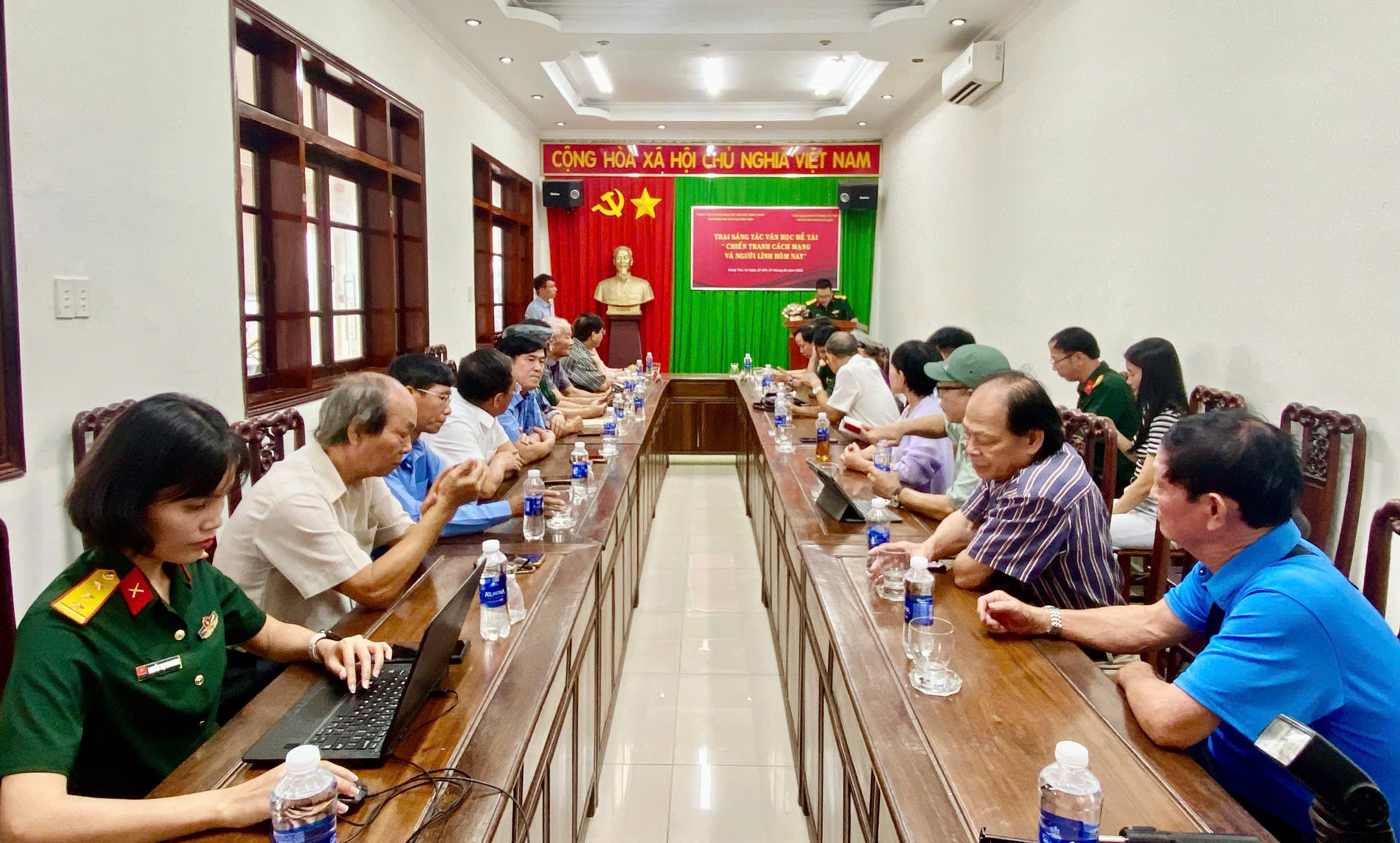 Ánh: Toàn thể trại viên cùng văn nghệ sỹ Vũng Tàu 