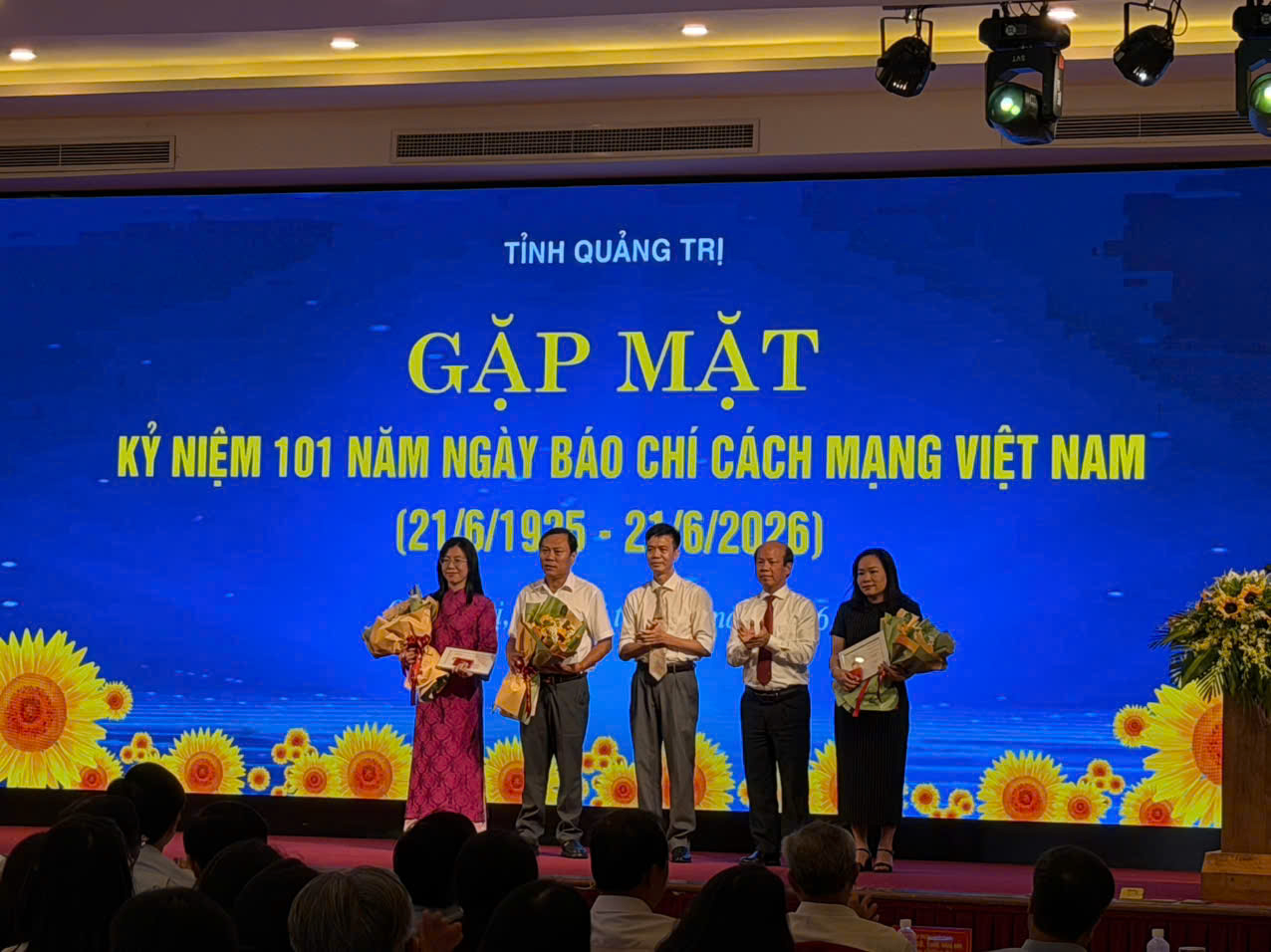 Ảnh: Bốn hội viên đã có nhiều đóng góp cho sự phát triển của nền báo chí Việt Nam.